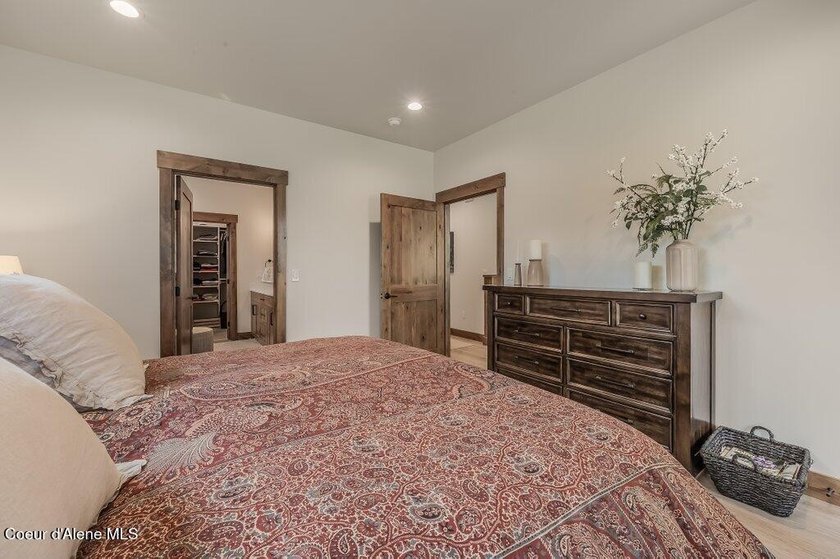 Nestled within The Idaho Club, The Oxbow offers an exclusive - photo 35