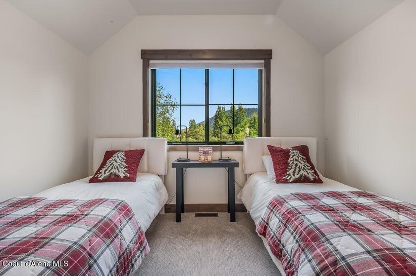 Nestled within The Idaho Club, The Oxbow offers an exclusive - photo 43