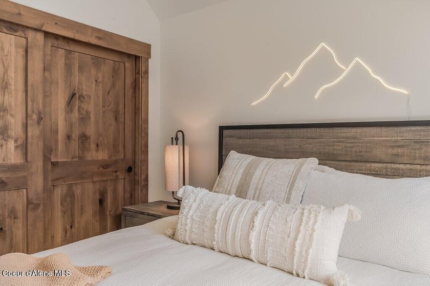Nestled within The Idaho Club, The Oxbow offers an exclusive - photo 49