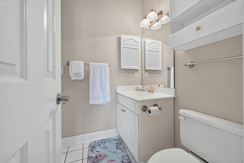 Move-in ready, two-bedroom, two-bathroom end-unit condo with - photo 21