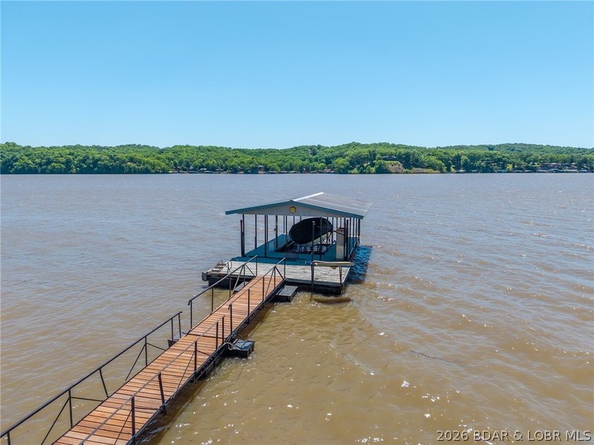 Nice, well maintained lake front home with fantastic main - photo 22