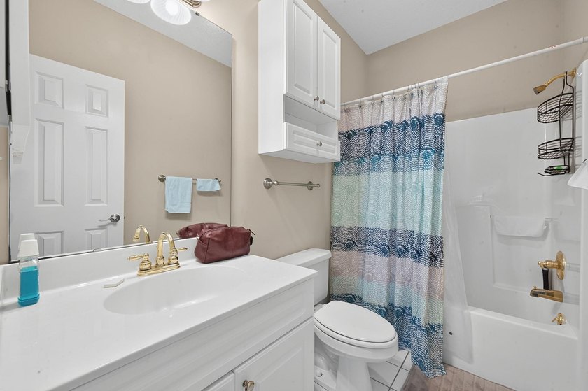 Move-in ready, two-bedroom, two-bathroom end-unit condo with - photo 22