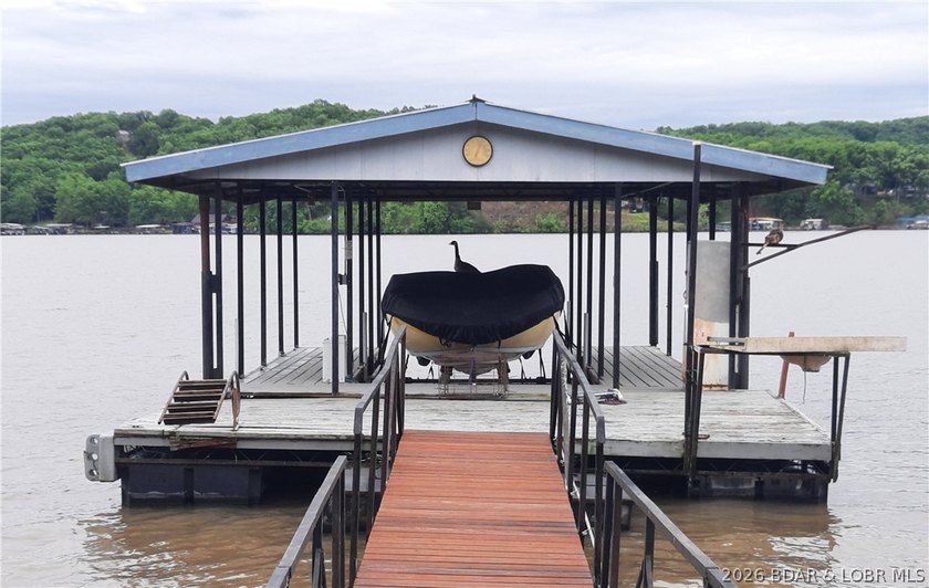 Nice, well maintained lake front home with fantastic main - photo 23
