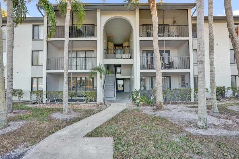 WATERFRONT LIVING WITH EXCEPTIONAL BUYER SAVINGS! Move right - photo 27