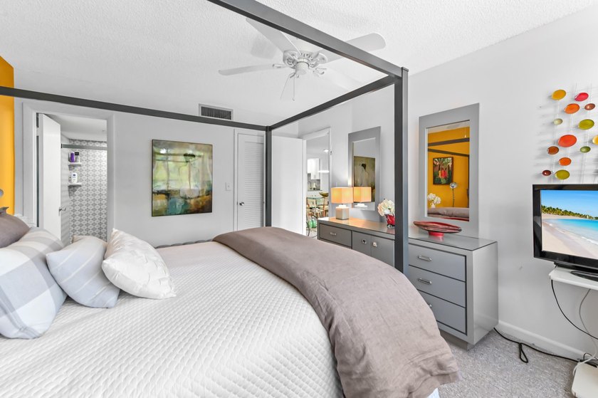 Discover the ease of ground-floor living in this charming condo - photo 16