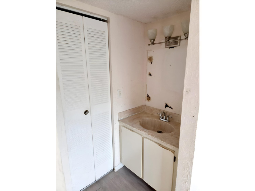 2BD/2BA, Open layout, central A/C, and in-unit laundry hookups - photo 17