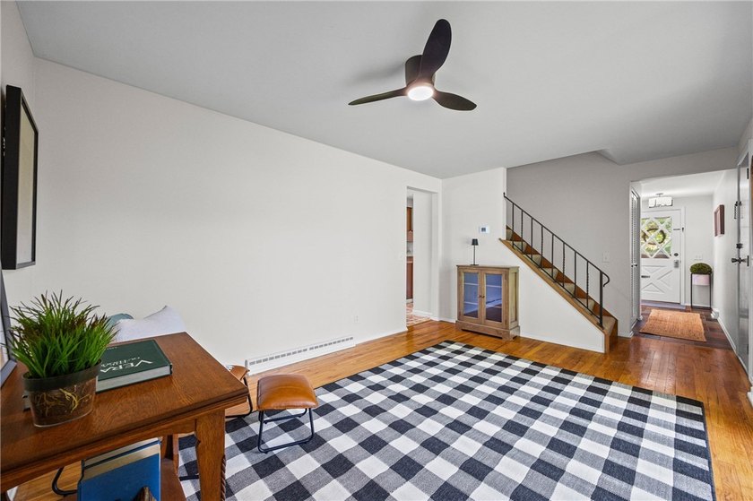Welcome to 24 Sunbridge Drive! Lovingly maintained by its - photo 18