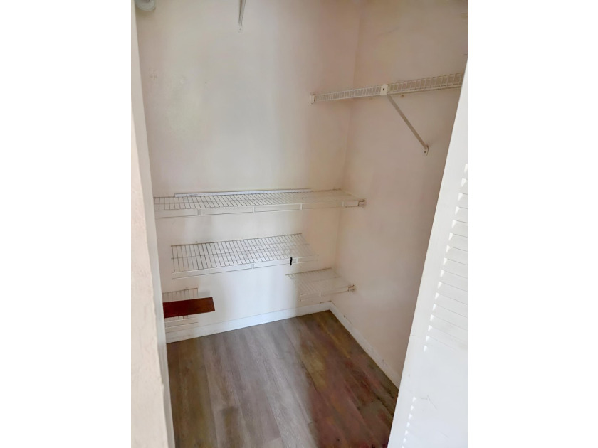 2BD/2BA, Open layout, central A/C, and in-unit laundry hookups - photo 18