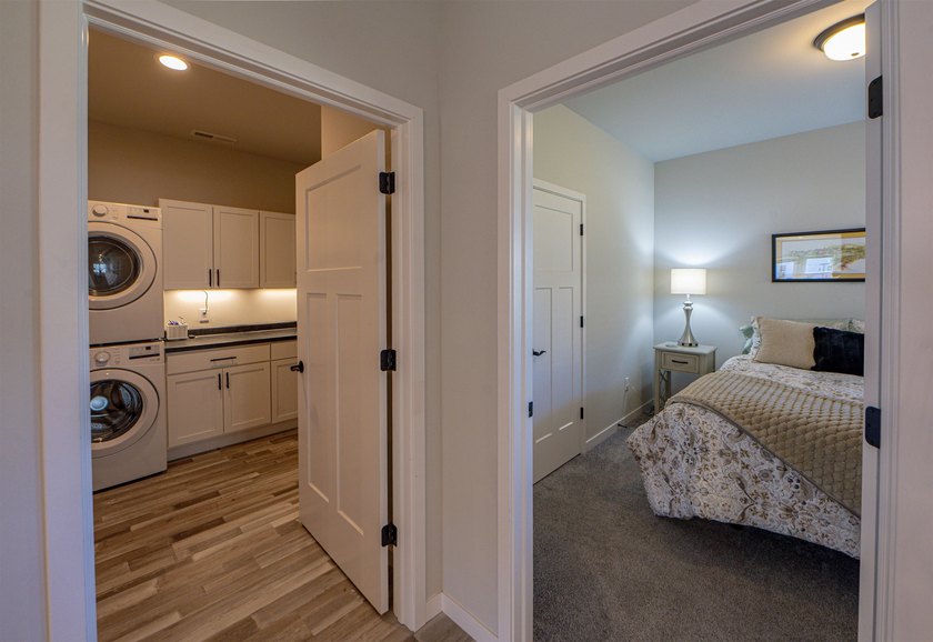Beautifully maintained modern home with one level living space - photo 19