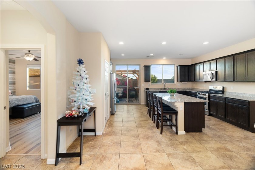PRIVATE CASITA, COURTYARD ENTRY, AND A BACKYARD BUILT FOR - photo 22