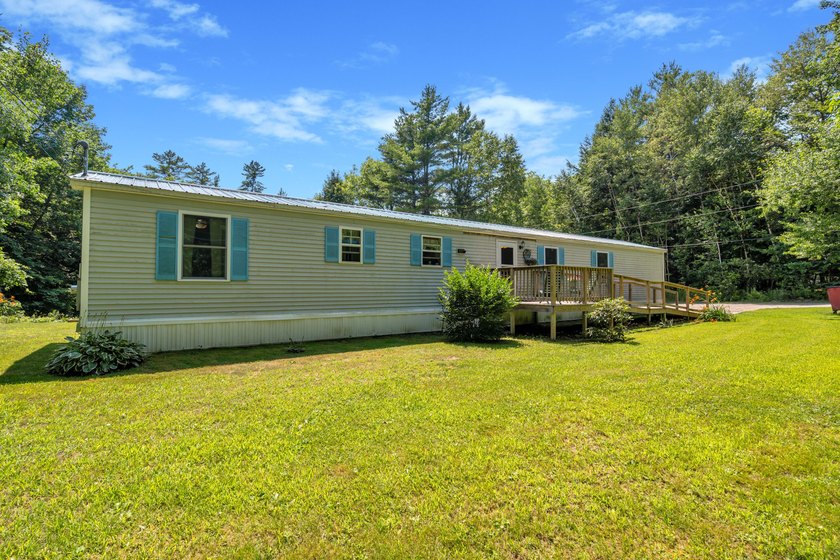 Enjoy affordable living in this 1991 single-wide mobile home - photo 3