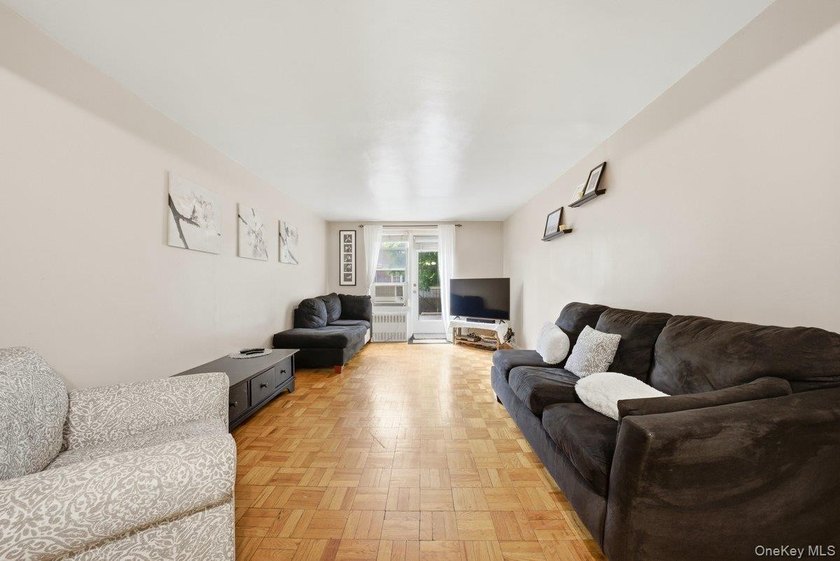 Nestled in the heart of Woodlawn, this immaculate and charming - photo 13