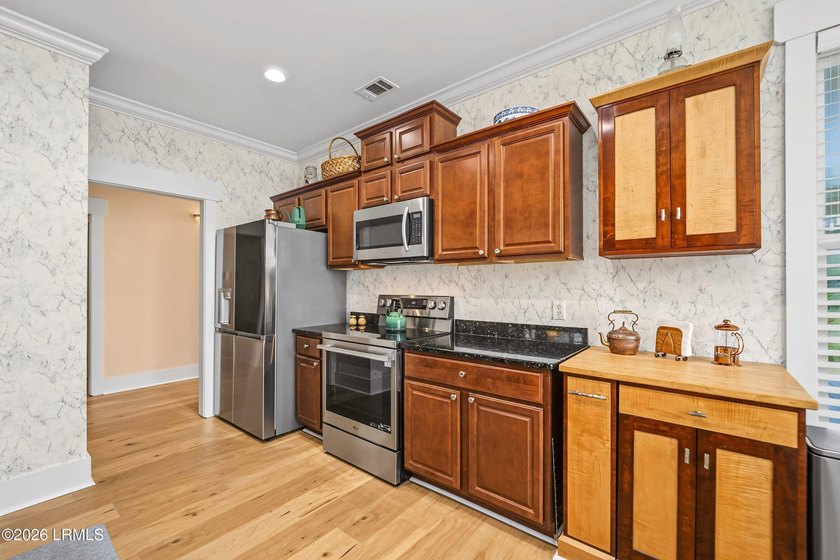 Magnificantly maintained and updated Golf Course Home on Cat - photo 16