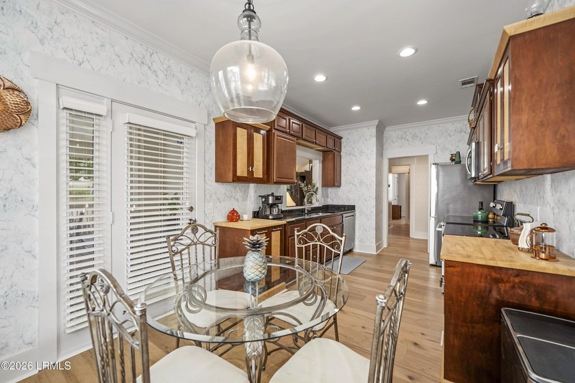 Magnificantly maintained and updated Golf Course Home on Cat - photo 17