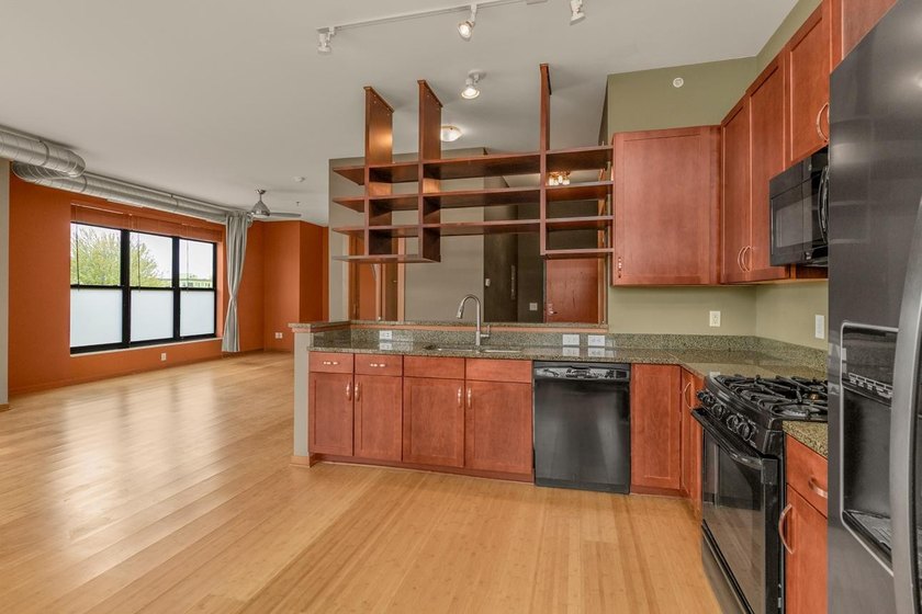 Rare opportunity to own a premium top-floor corner unit in Eat - photo 7