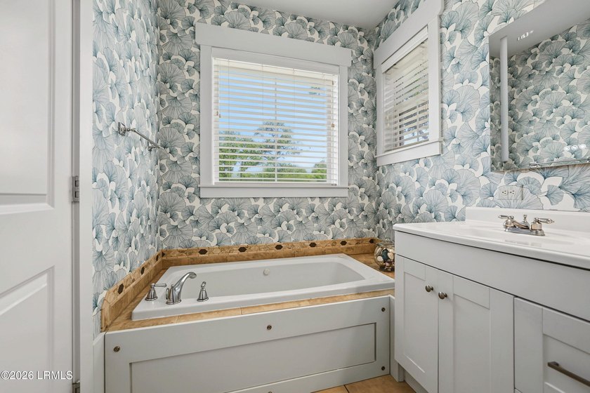 Magnificantly maintained and updated Golf Course Home on Cat - photo 31