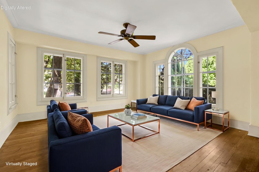 Welcome home to a beautiful 4 bedroom Eastside home. This home - photo 2