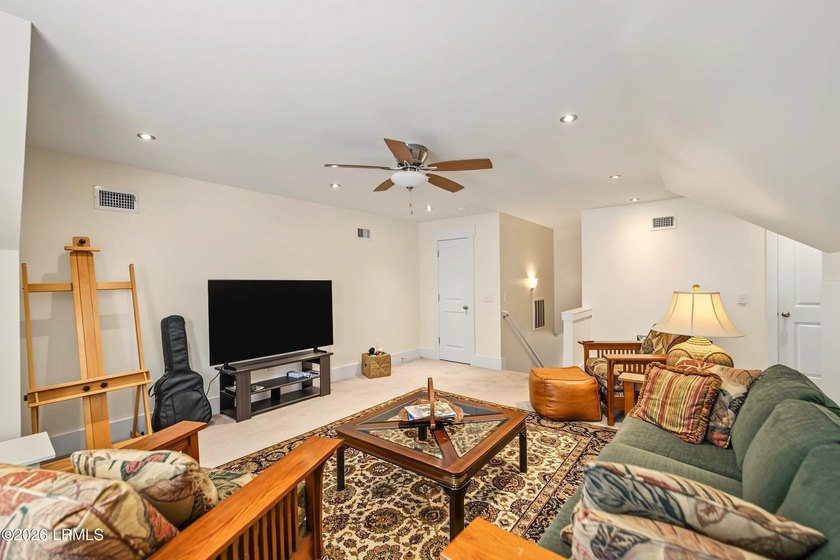 Magnificantly maintained and updated Golf Course Home on Cat - photo 34