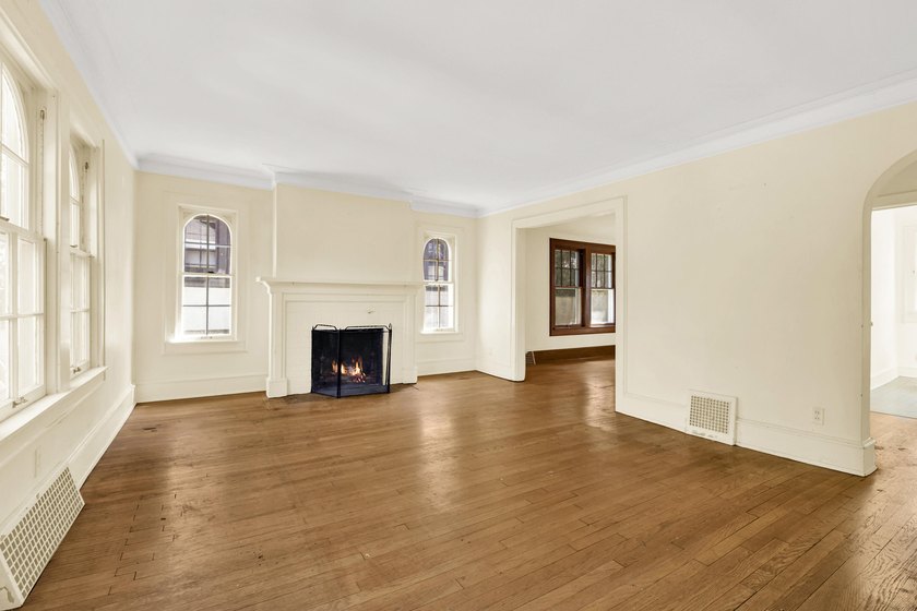 Welcome home to a beautiful 4 bedroom Eastside home. This home - photo 6