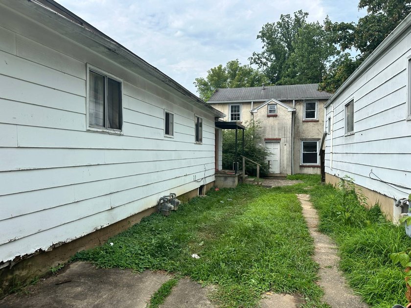 Disregard listing price. Property will be sold at auction - photo 8