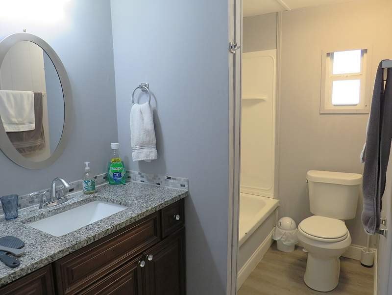 This charming 1248 square feet manufactured home, built in 1979 - photo 27