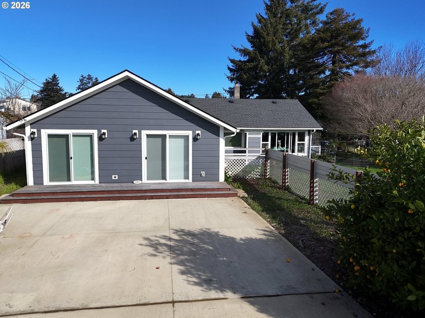 Great opportunity to purchase a duplex on a large lot with - photo 42