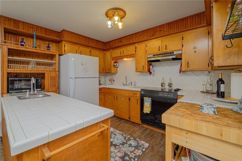 Coastal charm with Aransas Bay views in the heart of Rockport! - photo 9