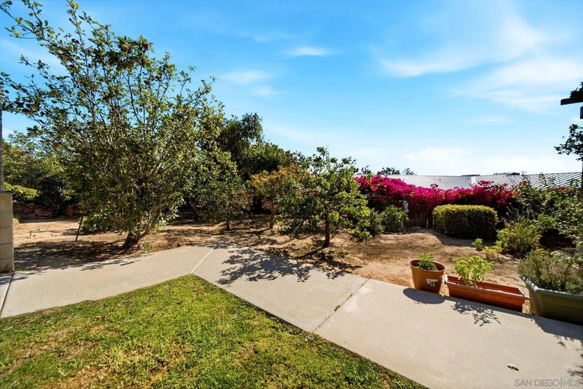 Coastal Encinitas, multi-family properties don't get more - photo 37