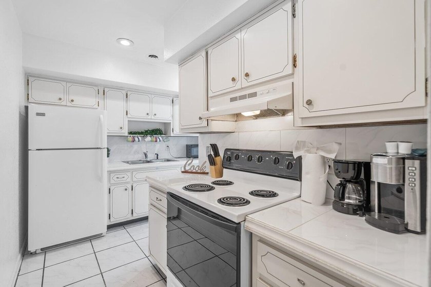 Fully Occupied Rare Investment Opportunity in Prime Deerfield - photo 38