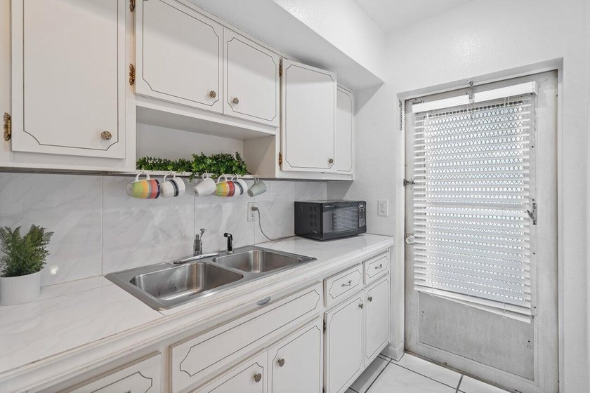 Fully Occupied Rare Investment Opportunity in Prime Deerfield - photo 39