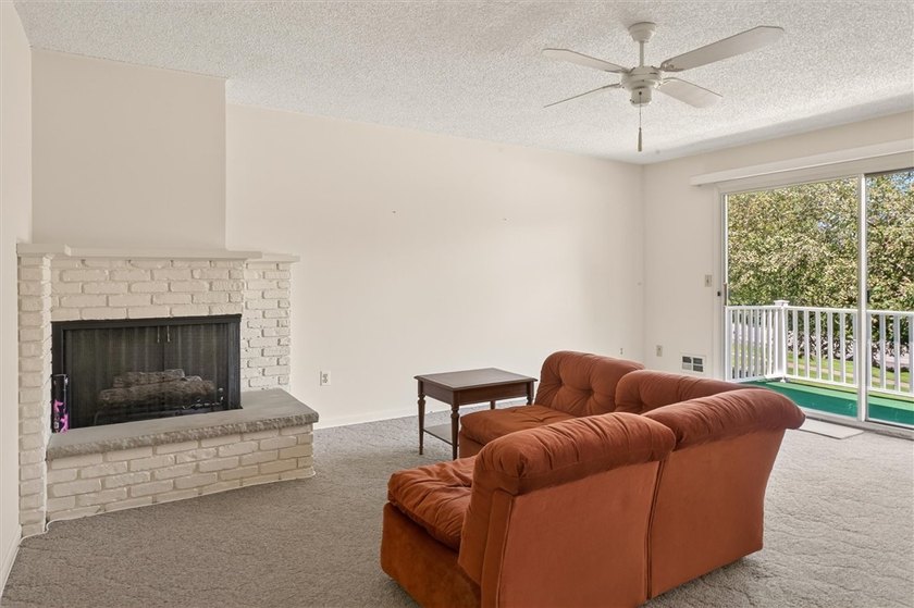 If you desire a ranch style home, but want less maintenance and - photo 12