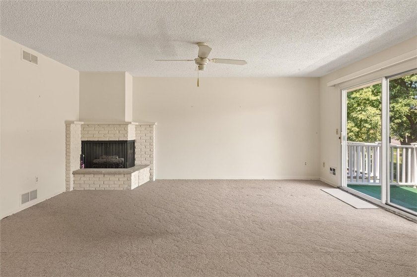 If you desire a ranch style home, but want less maintenance and - photo 14