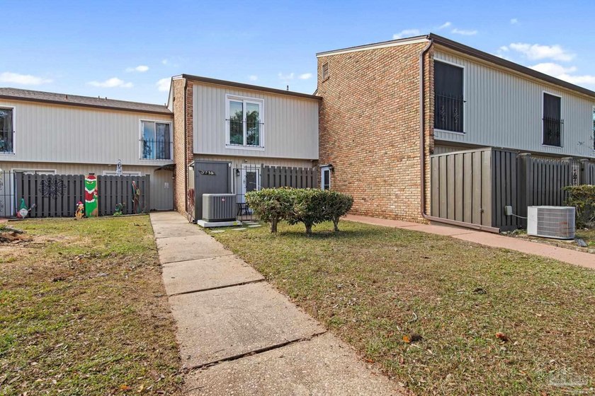 Light-Filled, Fully Remodeled Townhome in Perdido Bay Country - photo 22