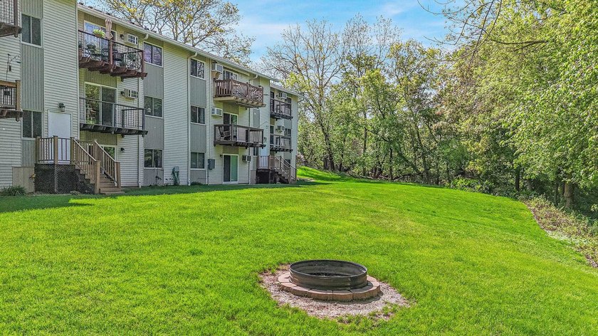 Look no further! Inside this 1+ bed, 1 bath Condo, you'll find - photo 22