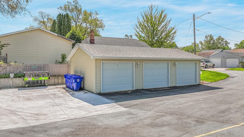 Look no further! Inside this 1+ bed, 1 bath Condo, you'll find - photo 25