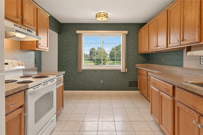 If you desire a ranch style home, but want less maintenance and - photo 26