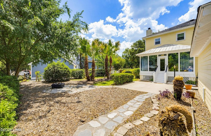 Beautiful Battery Point home with double porches and excellent - photo 34