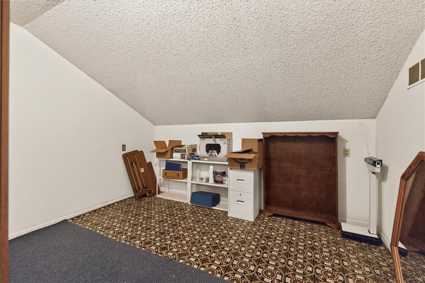 If you desire a ranch style home, but want less maintenance and - photo 46