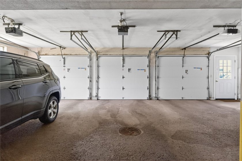 If you desire a ranch style home, but want less maintenance and - photo 49