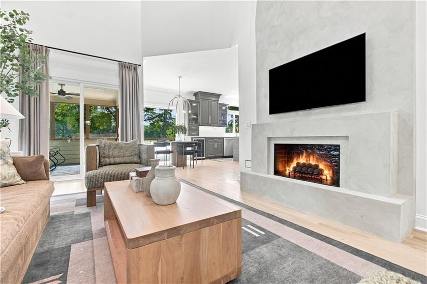One-of-a-Kind Luxury Living on a Premier Golf Course Lot in - photo 11