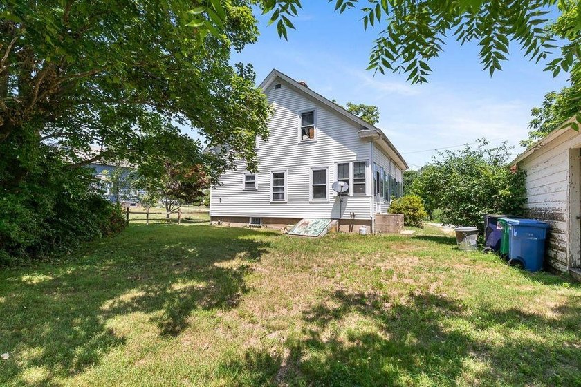 Diamond in the rough with endless potential! This 4-bedroom, 1 - photo 25