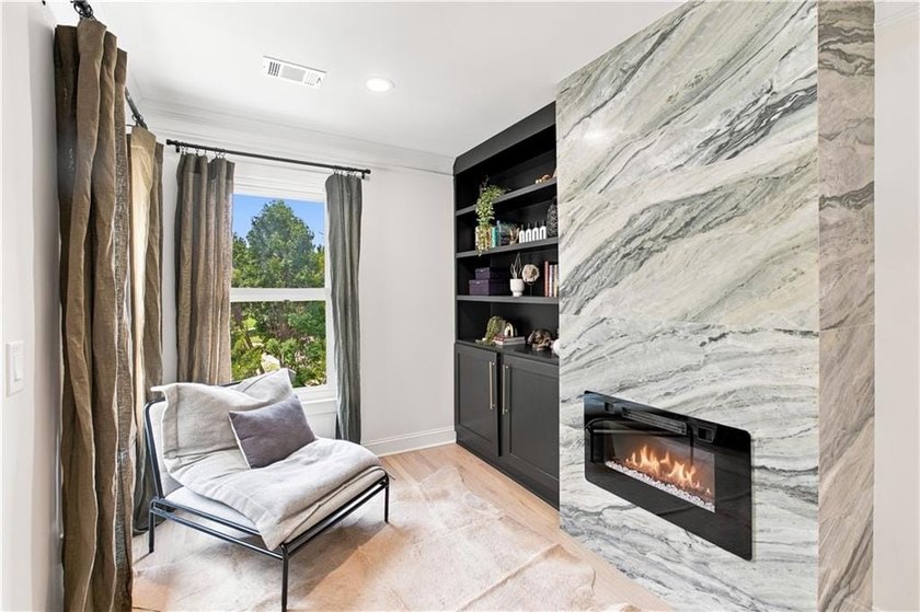One-of-a-Kind Luxury Living on a Premier Golf Course Lot in - photo 27