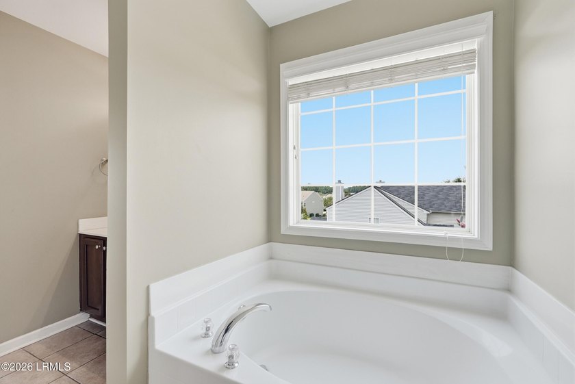 One of the largest townhomes in Cypress Ridge, this beautifully - photo 30