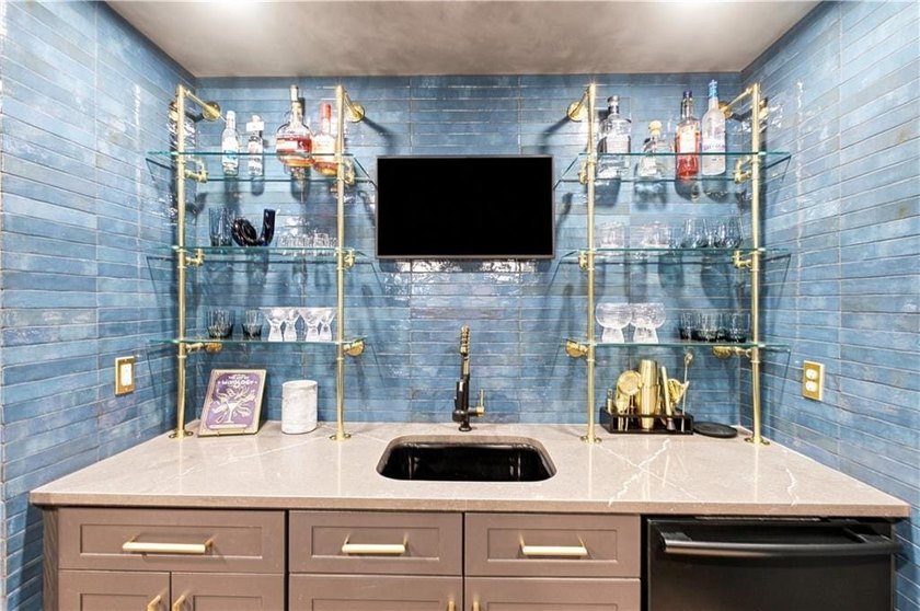 One-of-a-Kind Luxury Living on a Premier Golf Course Lot in - photo 40