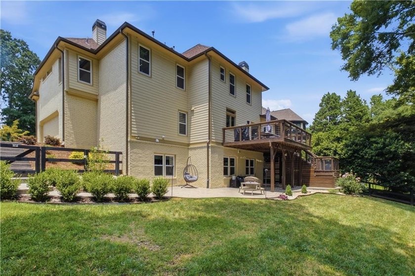 One-of-a-Kind Luxury Living on a Premier Golf Course Lot in - photo 50