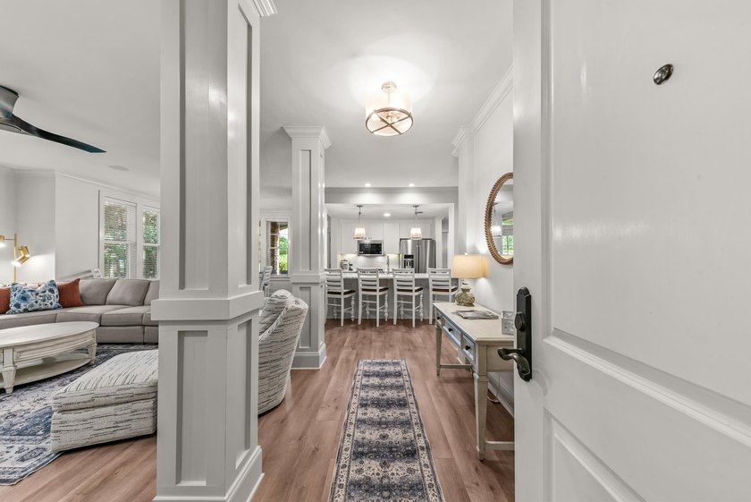 Beautifully renovated 2-bedroom, 2-bath Lake Club Condo with a - photo 5