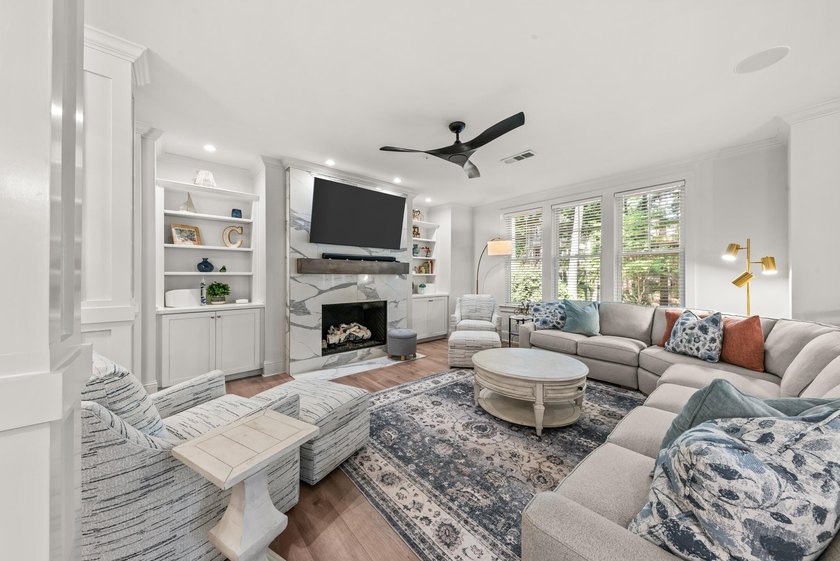 Beautifully renovated 2-bedroom, 2-bath Lake Club Condo with a - photo 9