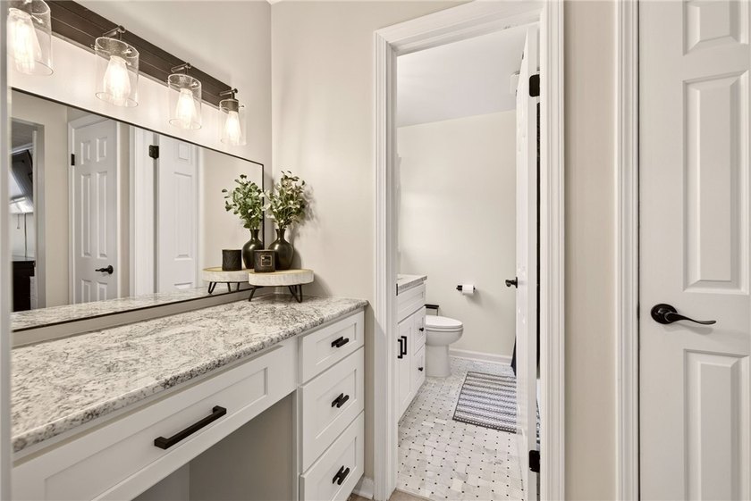 Welcome to 139 Scotch Pine Drive! This stunning 4-bedroom, 2 - photo 26