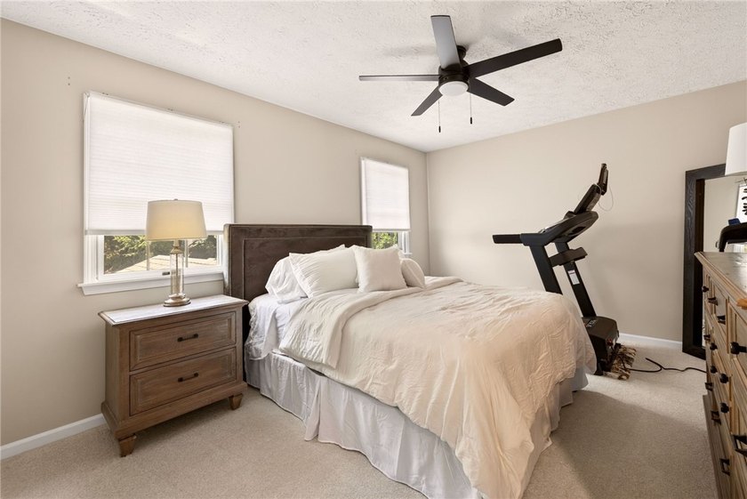 Welcome to 139 Scotch Pine Drive! This stunning 4-bedroom, 2 - photo 31