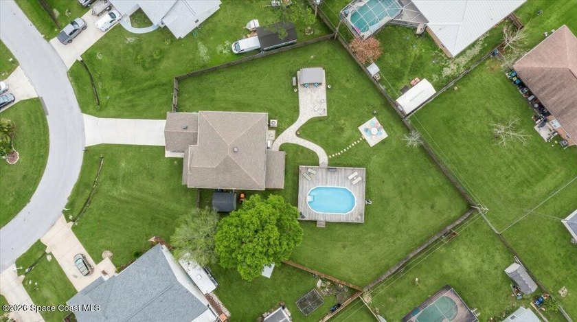 3568 sf Total Under Roof. Stunning 2-Story Pool Home with - photo 3